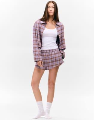 Monki - Mix and Match - Karierte Boxershorts aus Flanell in Flieder-Lila