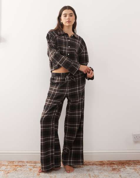 Monki – Mix and Match – Pyjama aus Flanell in Braun mit Karomuster - view 1
