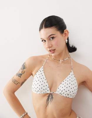 Monki - Mix and Match - Triangel-Bikinioberteil zum Binden in Weiß mit schwarzem Punktemuster