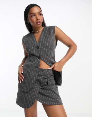 Grey skirt hotsell matching top