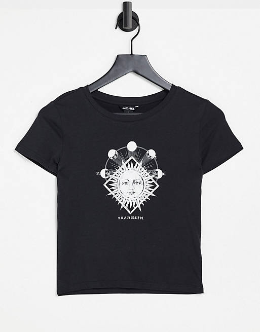 Monki Molly organic cotton sun print 90's t-shirt in black