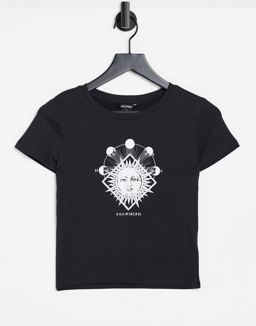 Monki - Molly - T-shirt van organisch katoen met 90s zonneprint in zwart
