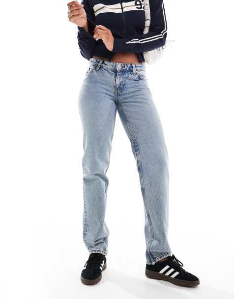 Monki – Moop – Gerade Jeans in Mittelblau mit niedrigem Bund - view 1