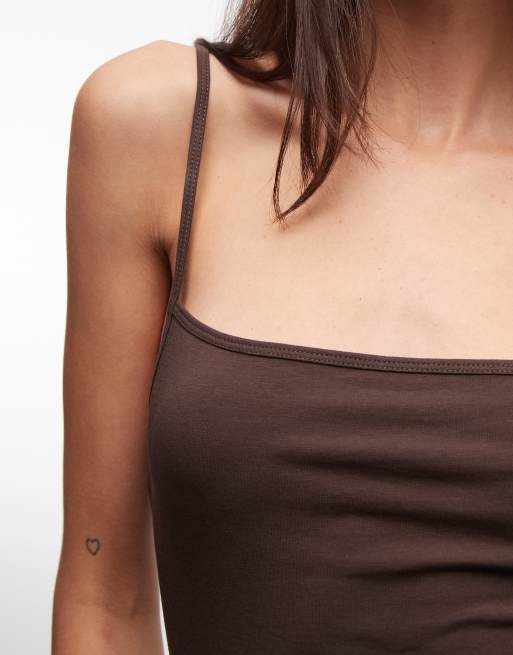 Monki - Mørkebrun top med lige udskæring og stropper, 2 af 4