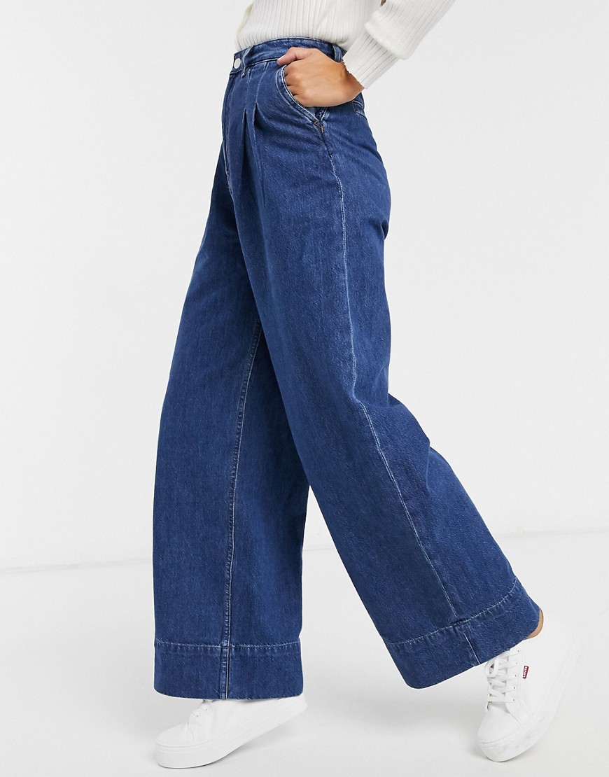 Monki - Nani - Jeans met wijde pijpen van organisch katoen in middenblauw