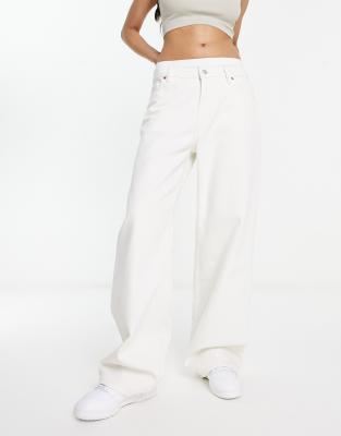 Naoki loose fit low rise jeans in white
