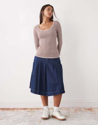Monki Nova Long Sleeve Top In Brown