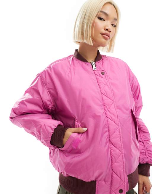 Monki - Omkeerbaar oversized bomberjack in bordeauxrood met doorgestikt stermotief en roze , 3 van 4