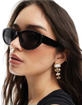 Monki Oval Cat Eye Sunglasses In Black
