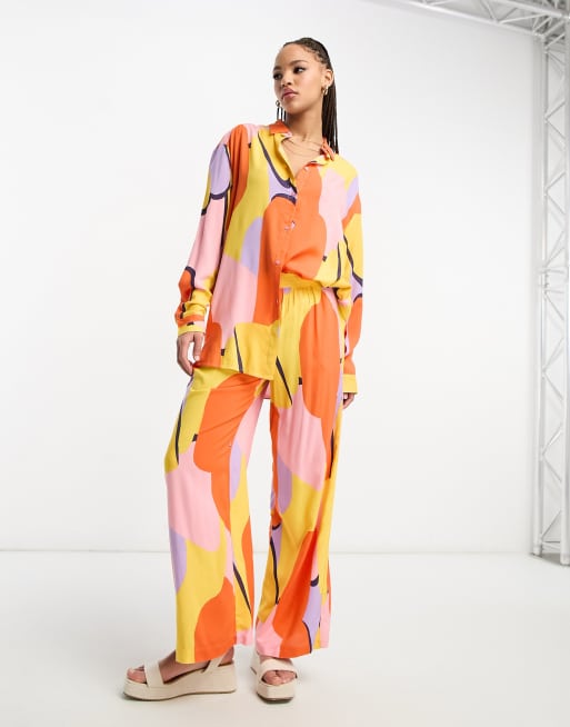 Monki - Overhemd met abstracte print in paars, deel van co-ord set
