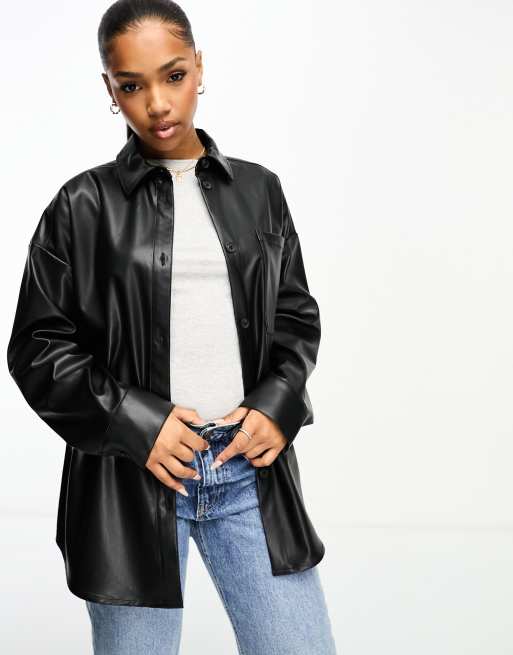 Monki – Oversize-Hemdjacke aus Kunstleder in Schwarz ASOS