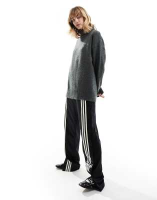 Monki - Oversize-Rollkragenpullover in Dunkelgrau