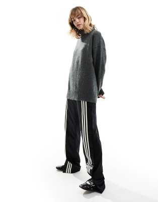 Monki – Oversize-Rollkragenpullover in Dunkelgrau