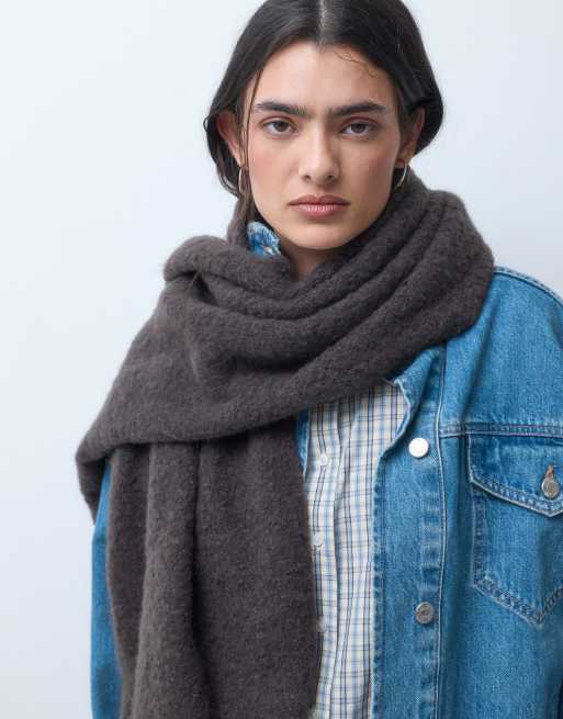 Monki Oversize-Schal im Deckenstil in Schokobraun, 2 von 3