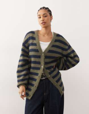 Monki - Oversize-Strickjacke in Grün und Marineblau