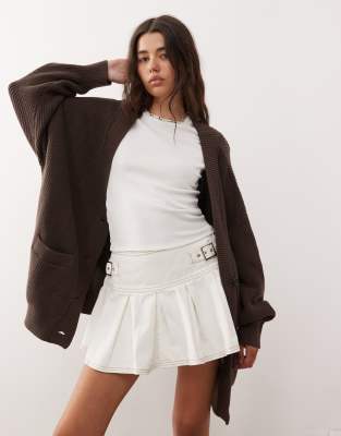 Monki - Oversize-Strickjacke in Schokobraun