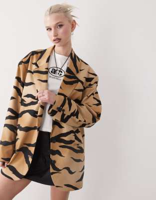 oversized blazer in tiger print-Neutral