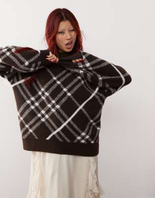 oversized knit sweater in black and brown check-Multi