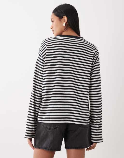 Monki - Oversized og langærmet T-shirt med sideslidser og sort/hvide striber, 3 af 4