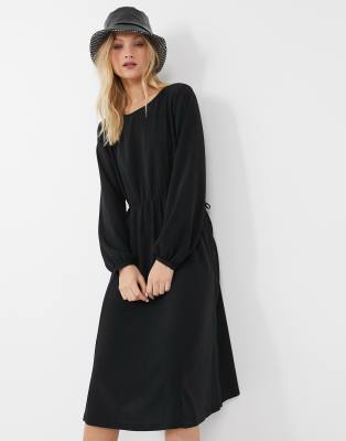 black round neck dress