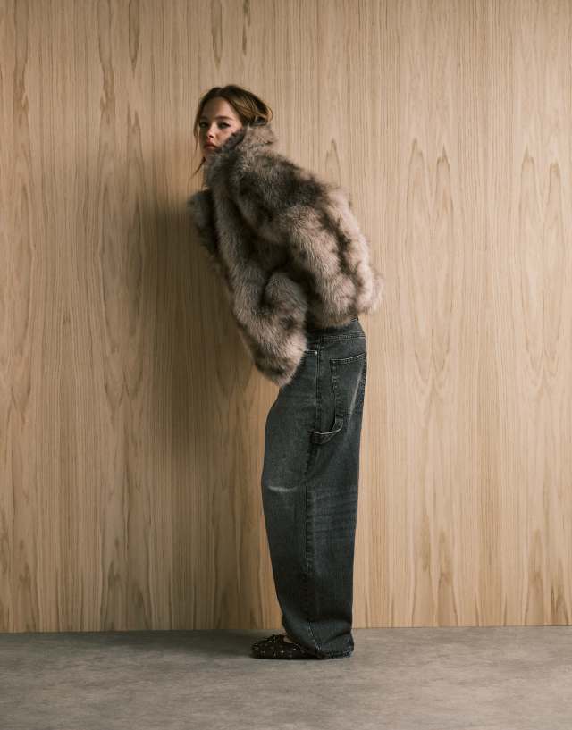 ジャケット・アウター muguet duffle short fur coat Monki oversized short faux fur coat with collar detail in neutral
