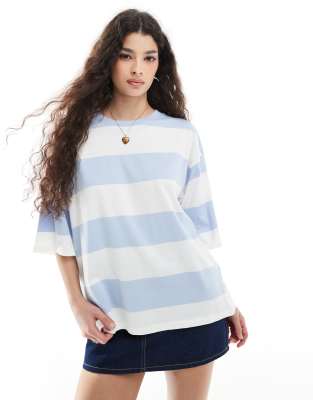 Monki Oversized Short Sleeve T-shirt With Varsity Back Print