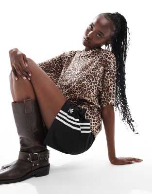 Monki Monki oversized t-shirt in leopard print-Brown