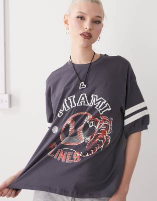 MONKI OVERSIZED VARSITY T-SHIRT
