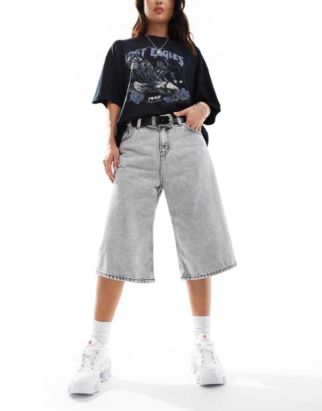Monki Paige low waisted loose denim jorts in washed gray | ASOS