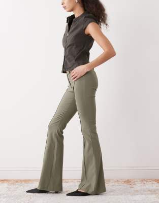 Pantalon ajusté puis évasé - Olive foncé-Vert 46