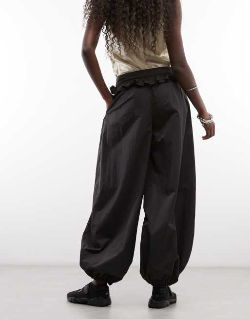 Monki pantalon ballon ajusté avec détail volanté noir, 5 de 5