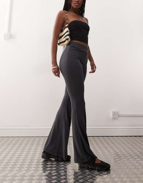 Monki - Pantalon évasé à taille basse en jersey ultra-doux - Gris - view 1