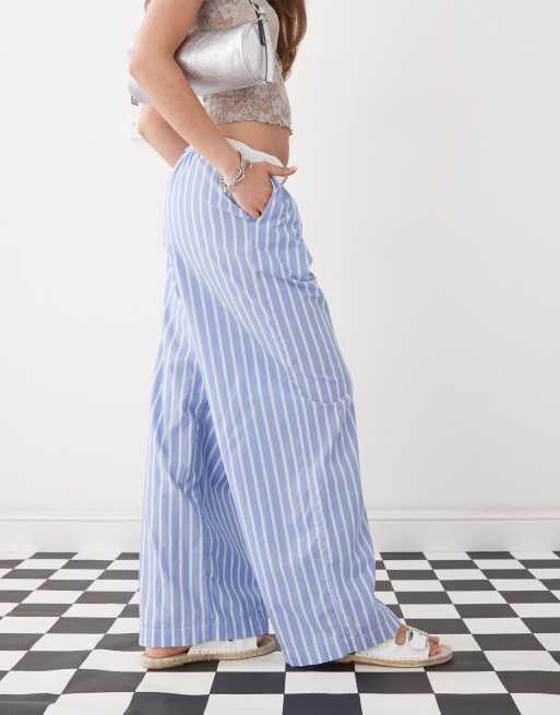 Monki - Pantalon large rayé à enfiler avec taille repliable - Blanc et bleu, 2 de 5
