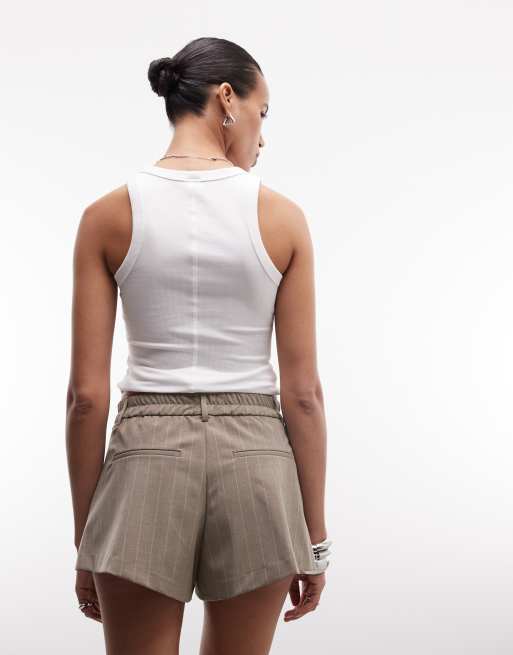 Monki - Pantaloncini sartoriali a pieghe beige gessato, 4 di 5