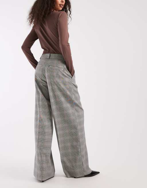 Monki - Pantaloni a vita alta a quadri con fondo ampio e pieghe sul davanti, 3 di 5