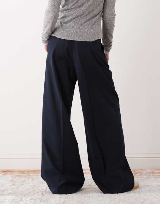 Monki - Pantaloni a vita alta blu navy con fondo ampio e pieghe sul davanti, 3 di 5