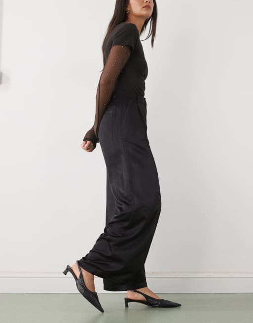 Monki - Pantaloni sartoriali a fondo ampio in raso neri, 2 di 5