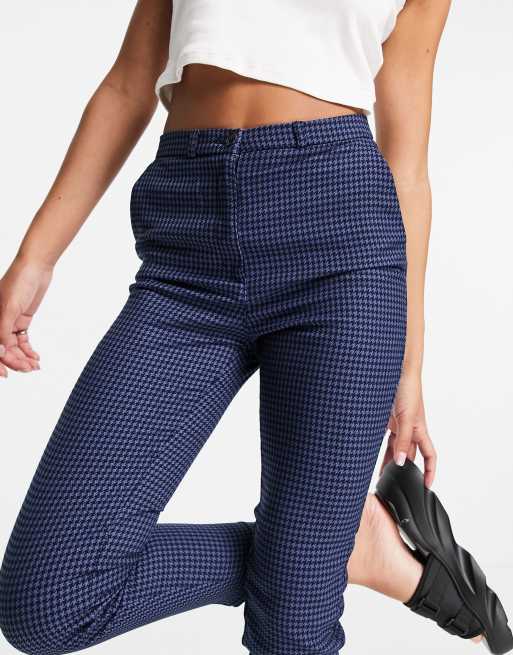 Monki - Pantaloni slim blu con motivo pied de poule, 3 di 4