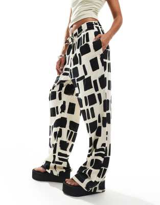 pants in black and white brushstroke-Multi