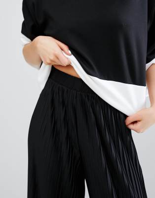 Monki pleated trousers store