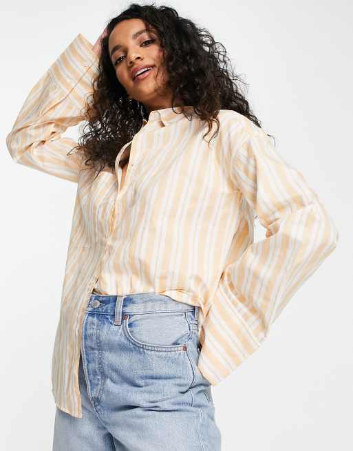Monki – Pomarańczowa koszula oversize z szerokimi rękawami i wzorem w paski
