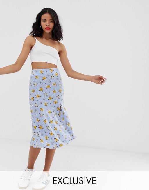 Floral skirt with store slit