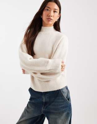 Monki - Pull col montant - Blanc cassé | ASOS