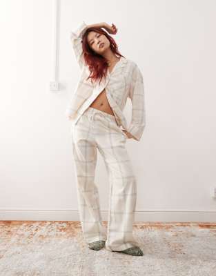 Monki - Pyjama-Hose aus Flanell mit farblich abgestimmtem Karomuster, Kombiteil-Neutral