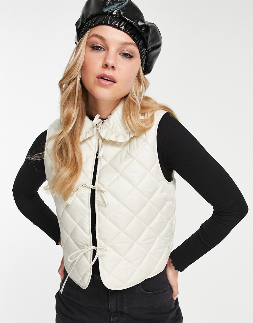 Monki quilted vest with collar in cream-White