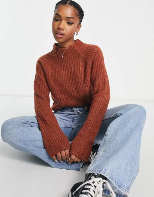 Monki ribbed knitted sweater in rust