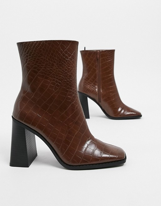 Monki Robbie faux leather heeled boots in brown croc