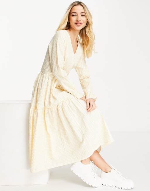 Monki - Robe babydoll mi-longue en crépon - Jaune