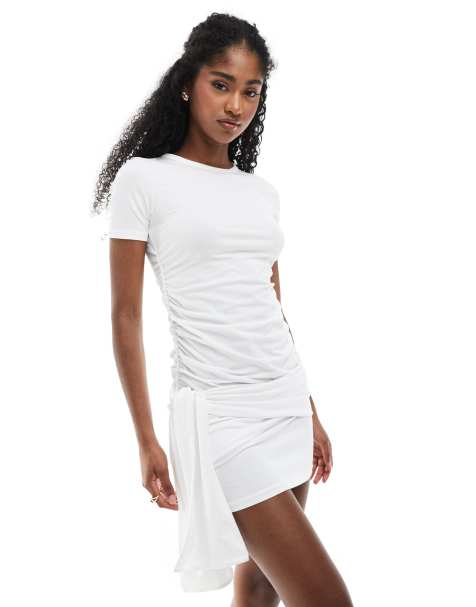 Monki - Robe courte froncée à manches courtes et détails drapés - Blanc - view 1