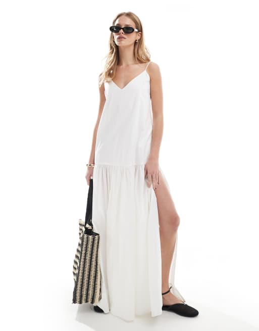 Monki - Robe longue et fluide à volants étagés avec dos échancré à détail noué - Blanc